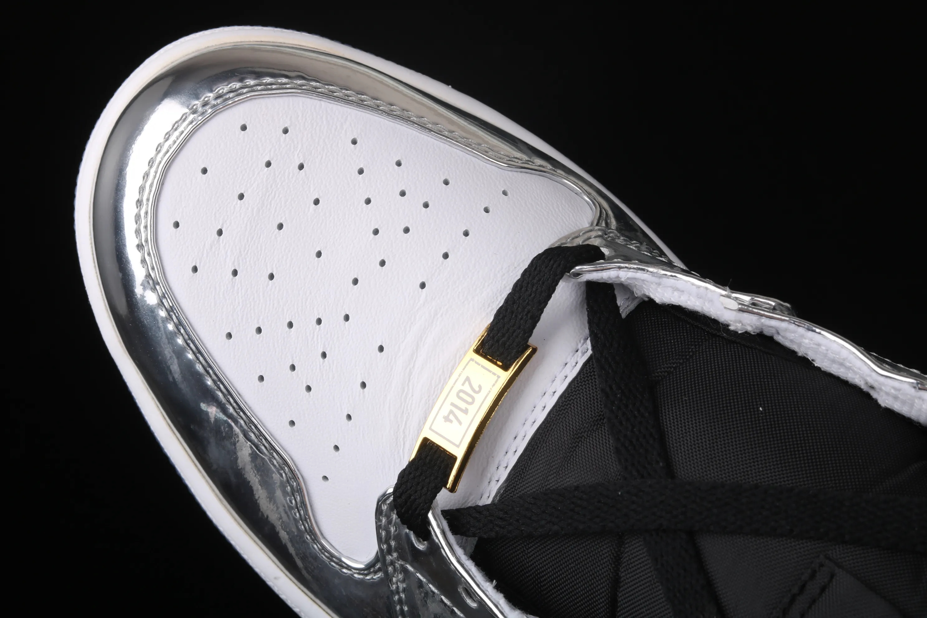 All categories Air Jordan Jordan series basketball shoes Air Jordan 1 High #ZG version Air Jordan 1 Pass The Torch AJ1 Joe 1 Leonard liquid electroplating silver AQ7476-016